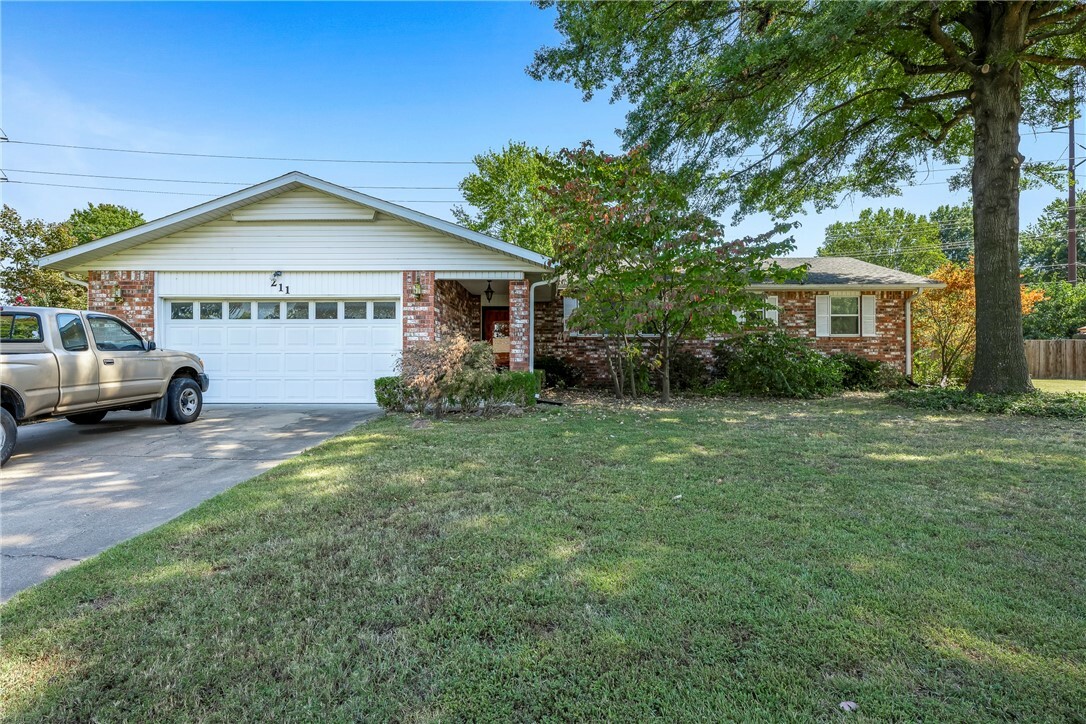 Property Photo:  211 Overhill Drive  AR 72745 