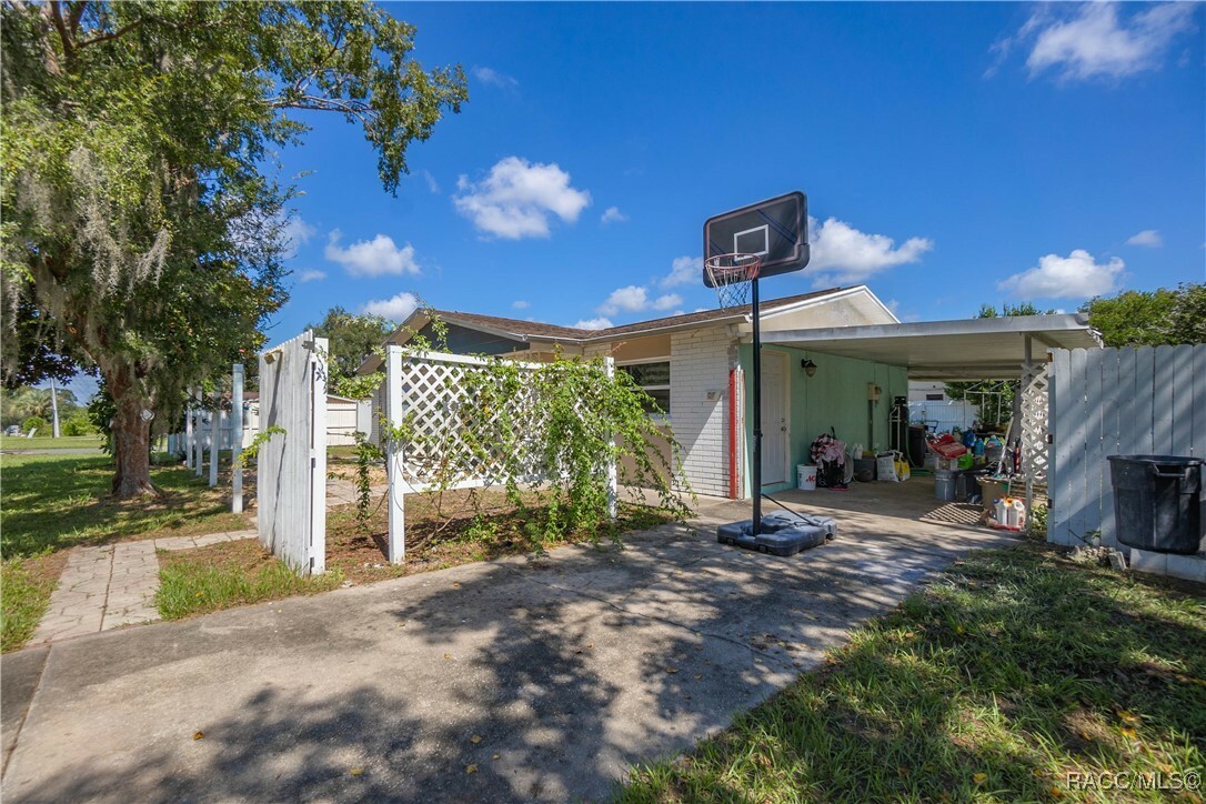 Property Photo:  77 Regina Boulevard  FL 34465 