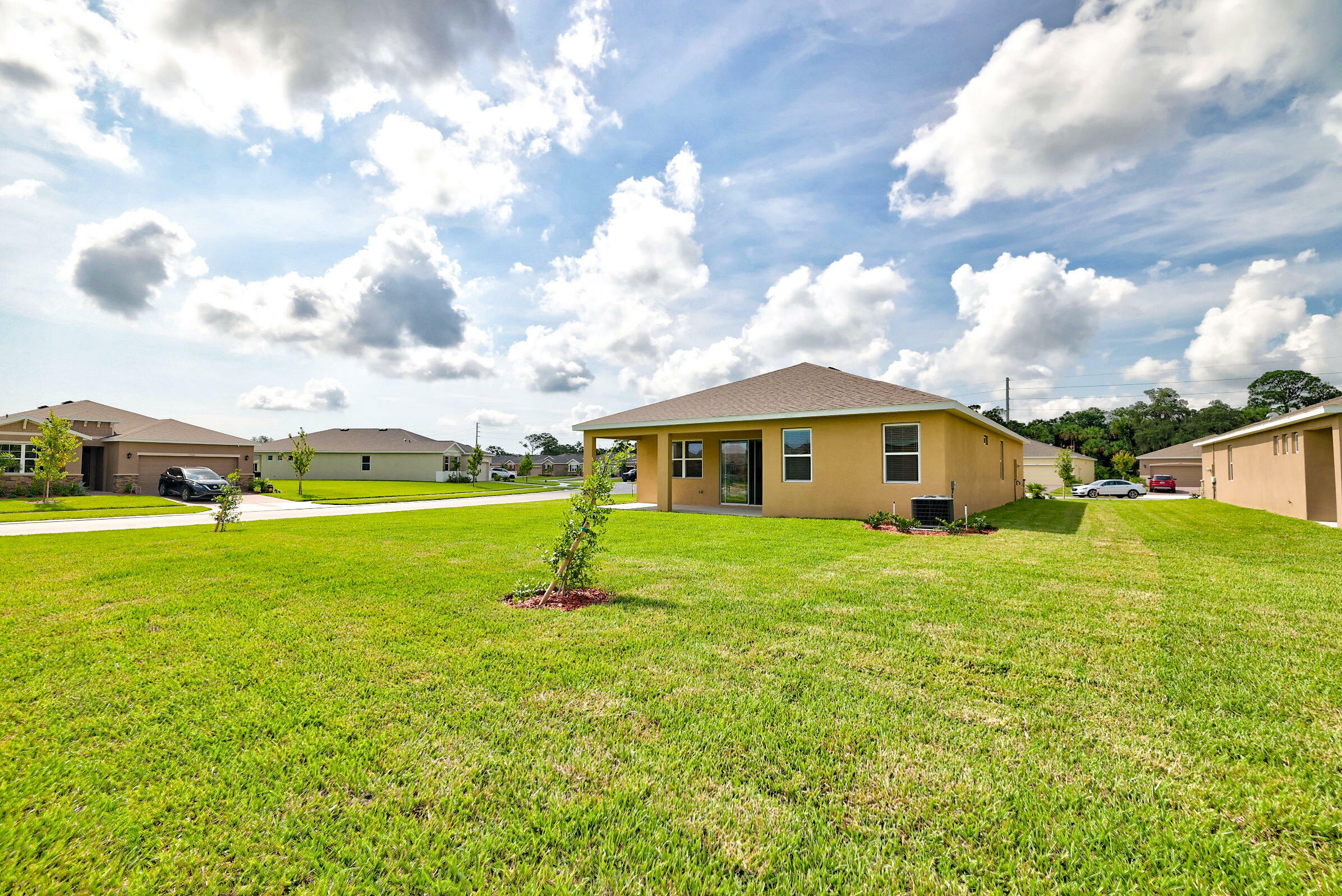 Property Photo:  2410 Condor Lane SW  FL 32962 