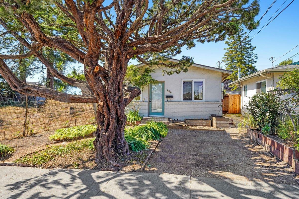 Property Photo:  839 Gharkey Street  CA 95060 