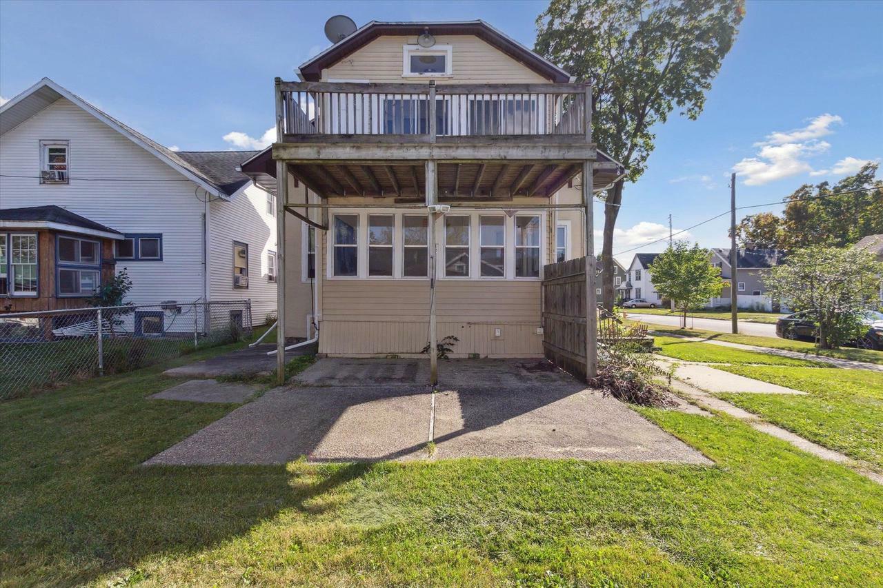 Property Photo:  801 Sherman Avenue  WI 53545 