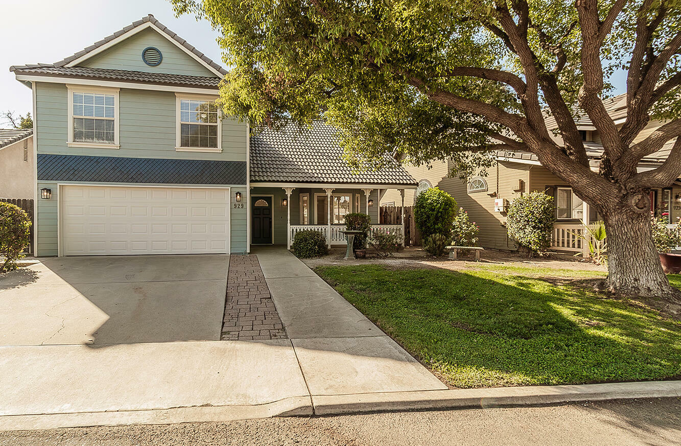 Property Photo:  929 S Pinkham Street  CA 93292 