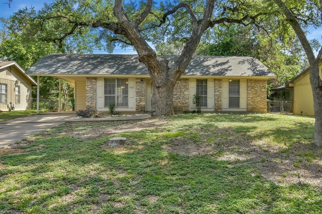 Property Photo:  1902 Fair Oaks Drive  TX 78745 