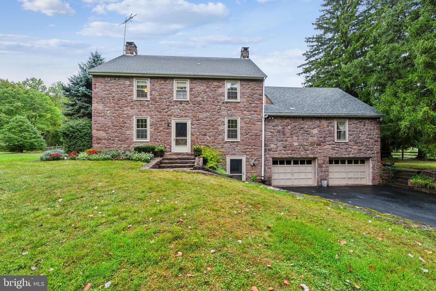 Property Photo:  1820 Chestnut Hill Road  PA 19465 