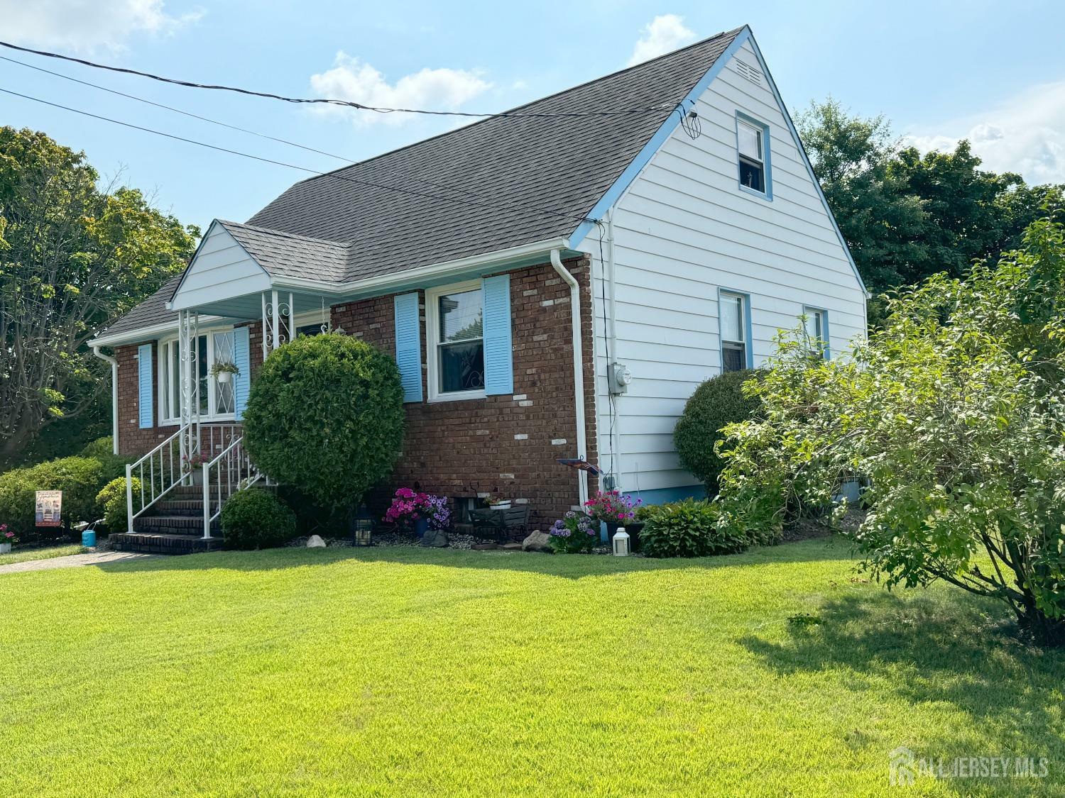 Property Photo:  123 Crestview Road  NJ 08863 