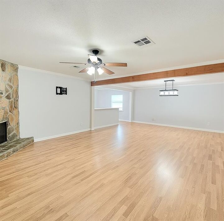 Property Photo: 605 E First Street LA 70037