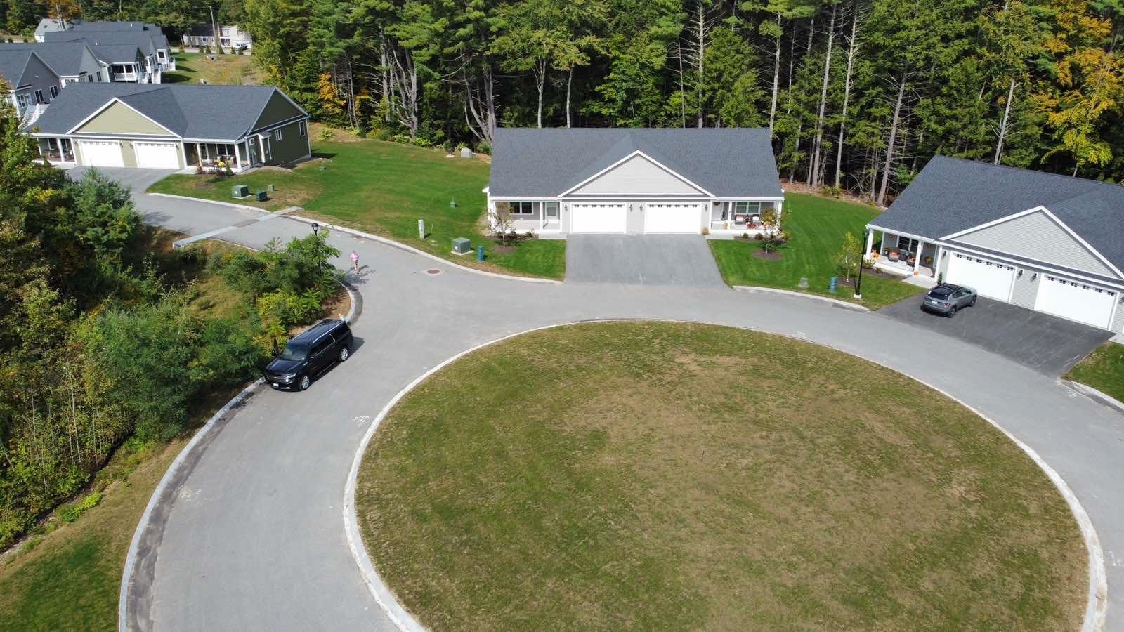 Property Photo: 17 B Balsam Drive NH 03042
