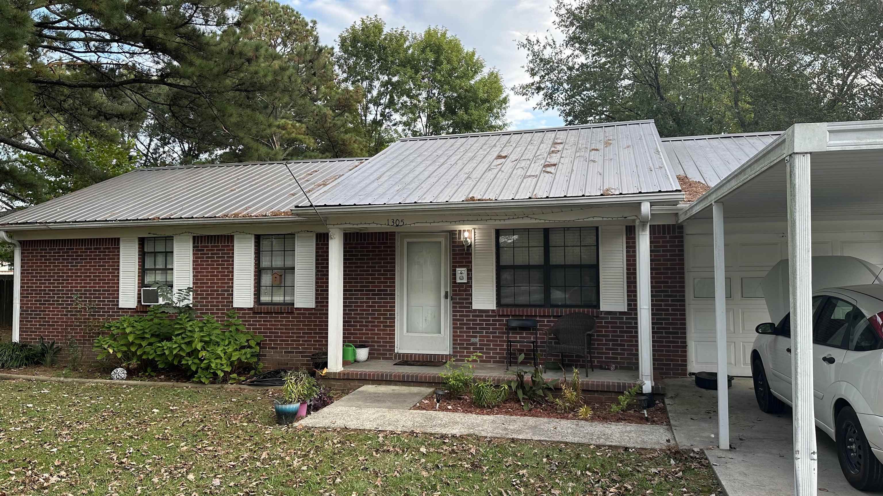 Property Photo:  1305 Hickory St  AL 35077 - HANCEVIL 