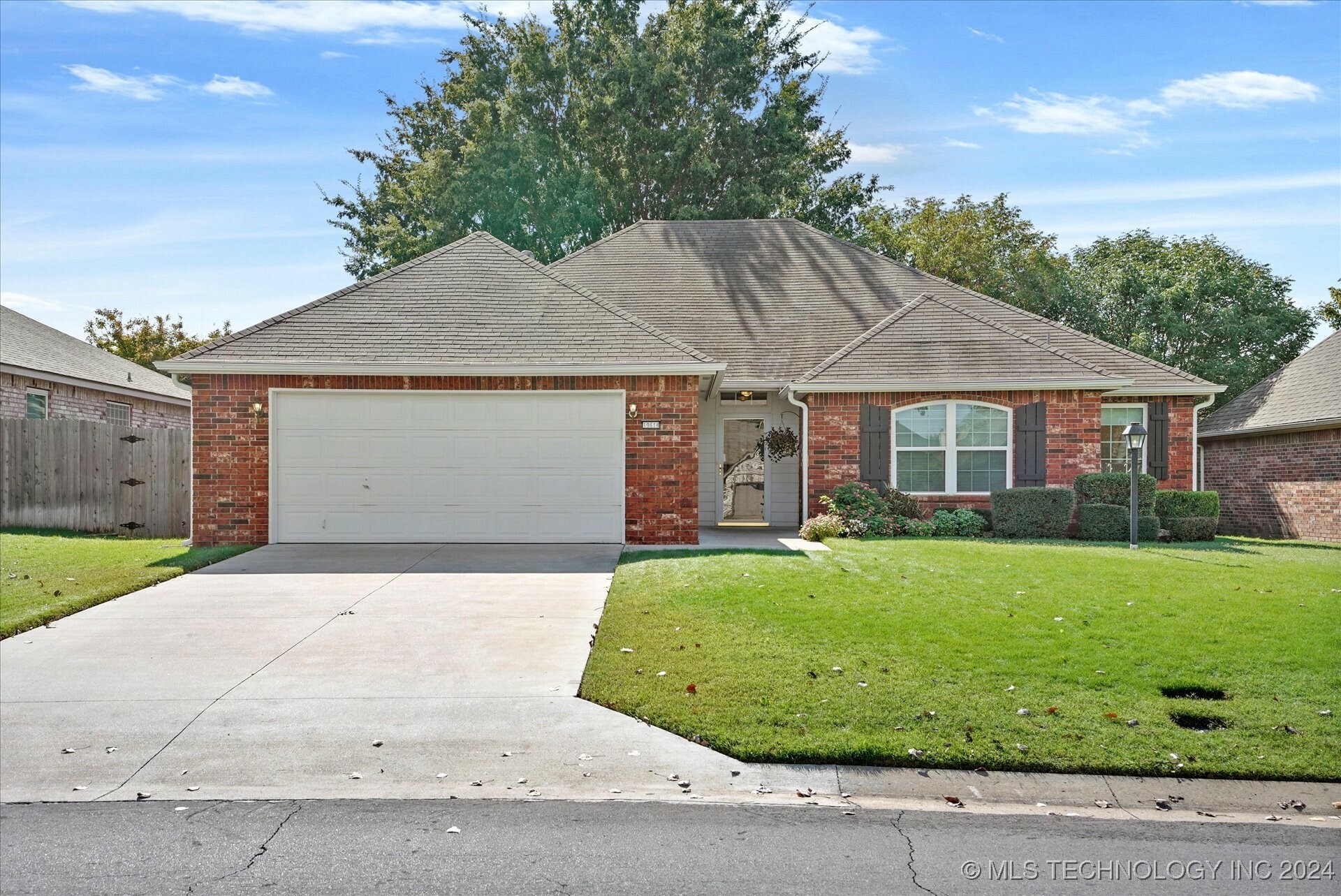 Property Photo:  19614 E 49th Street S  OK 74014 