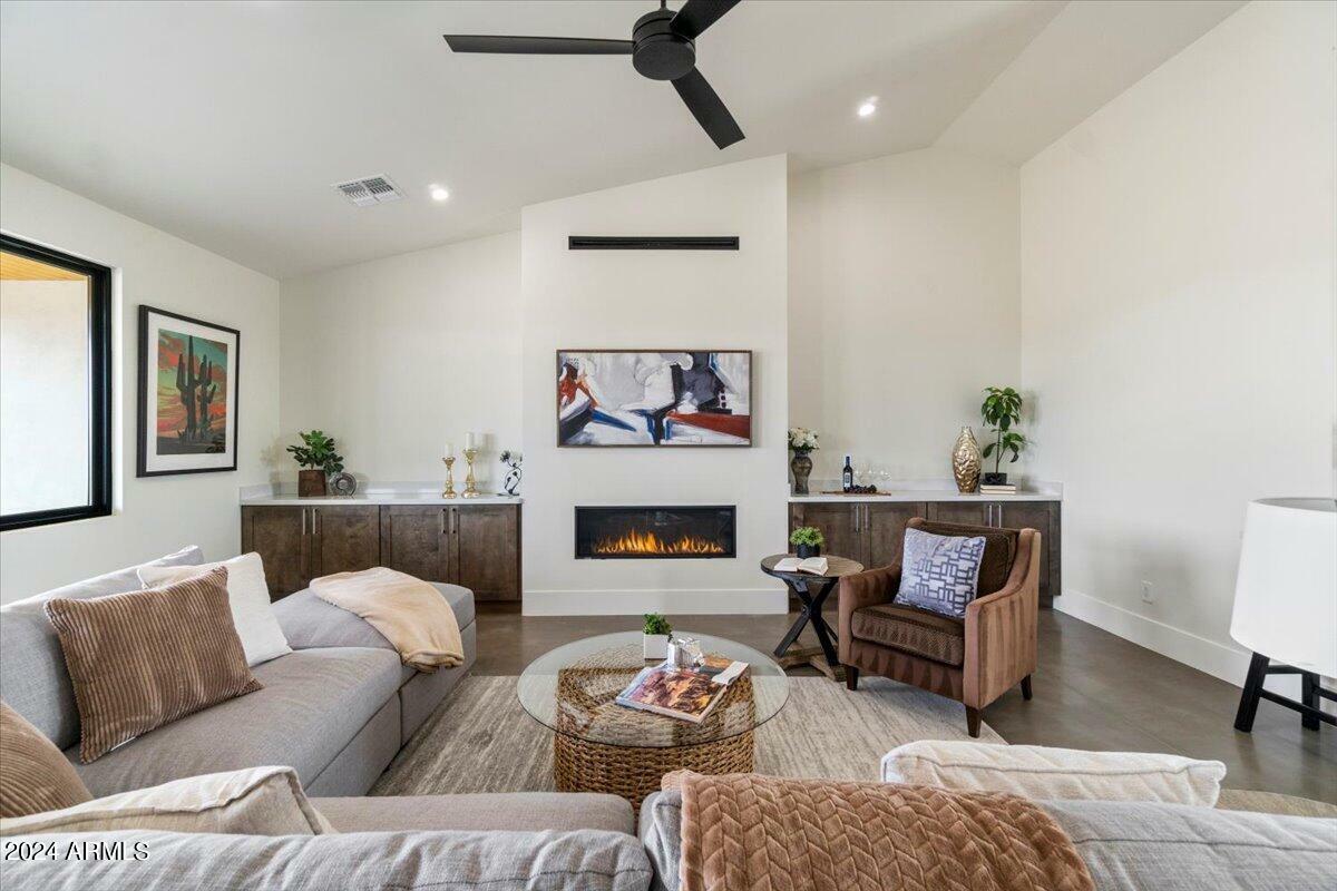Property Photo: 25927 W Ravina Lane AZ 85342