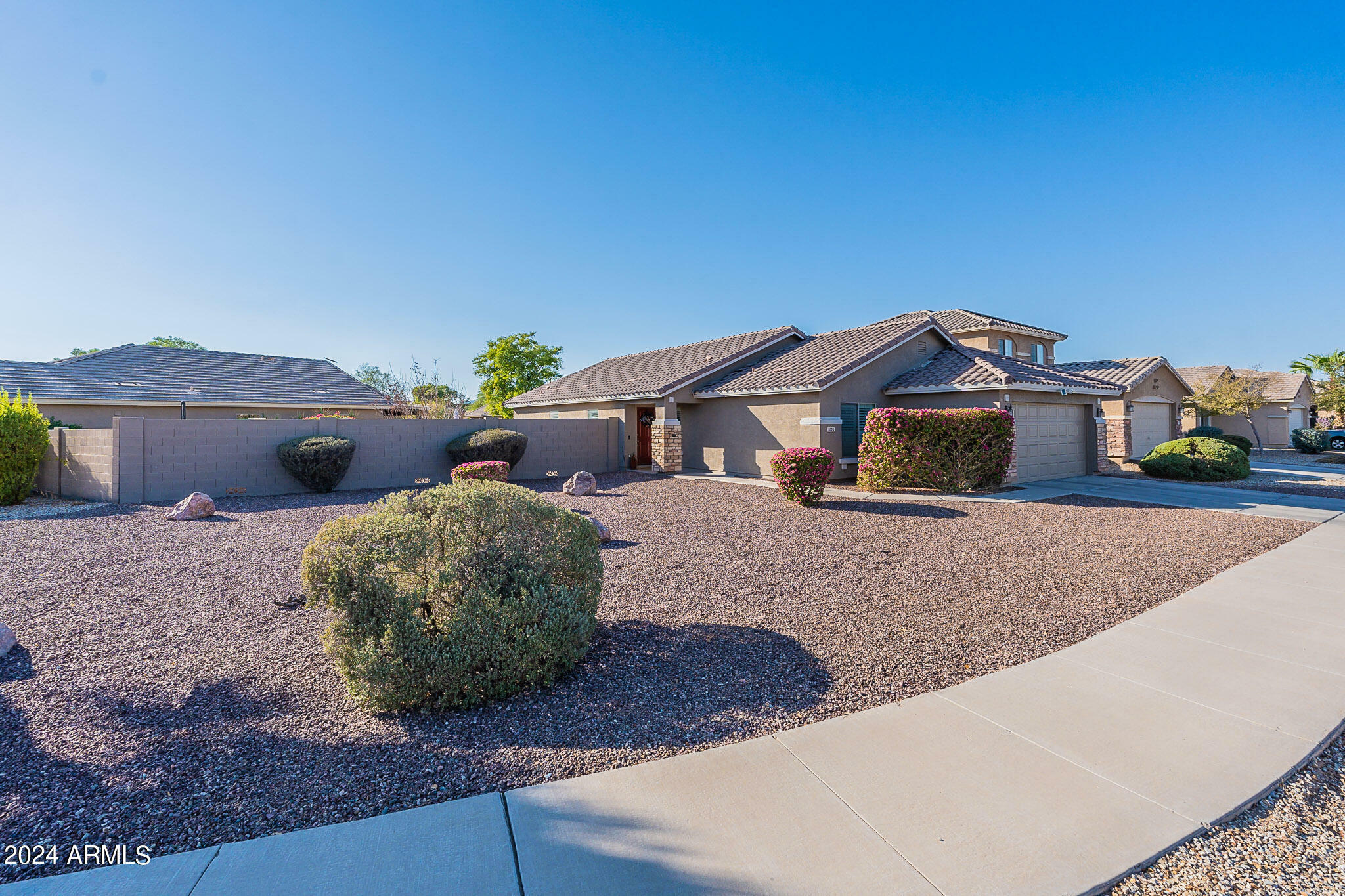 Property Photo:  1074 S 167th Drive  AZ 85338 