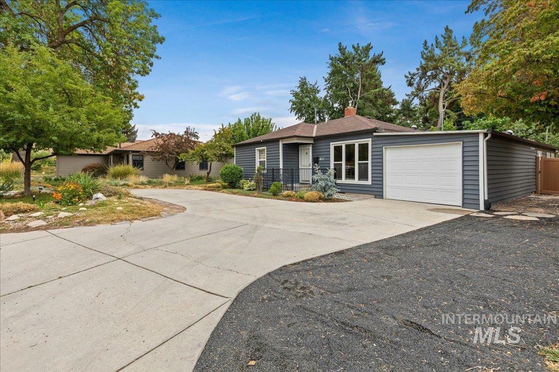 Property Photo:  611 E Reserve St  ID 83712 