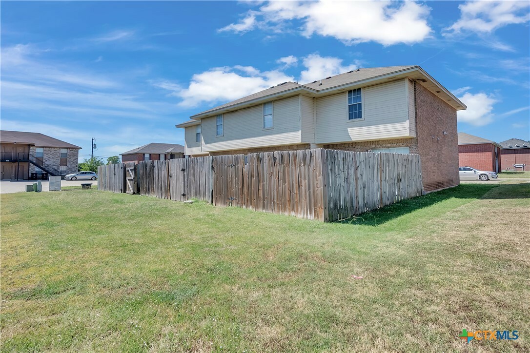 Property Photo:  1701 Spring Rose Circle  TX 76543 