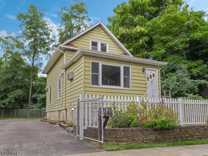 Property Photo:  62 Garden St  NJ 07663 