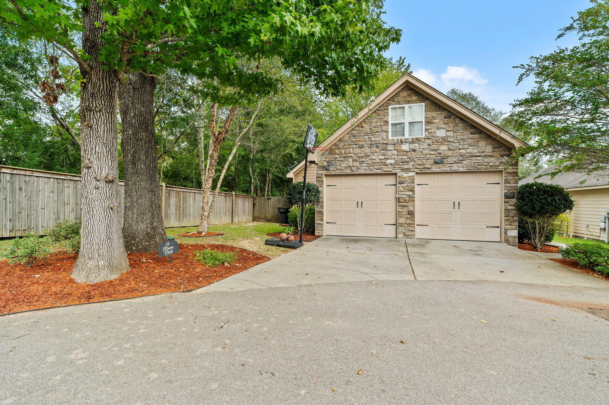 Property Photo:  18 Riviera Cir.  MS 39402 