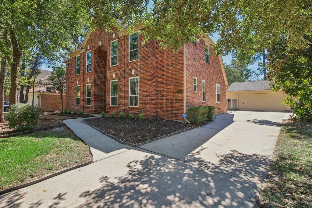 Property Photo:  79 W Summer Storm Circle  TX 77381 