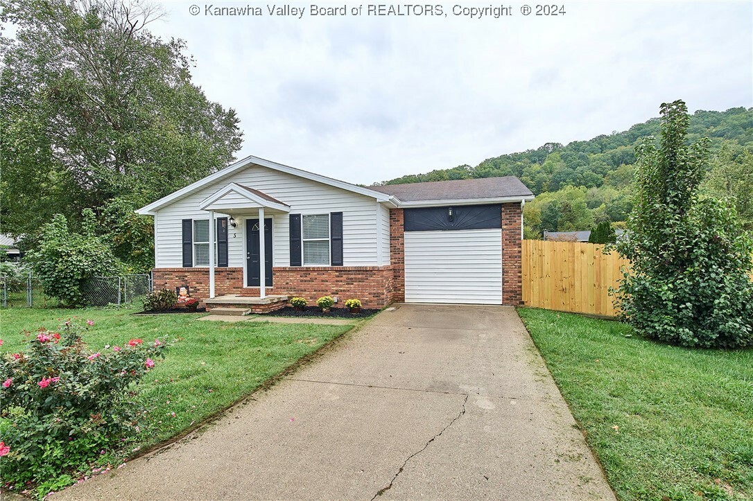 Property Photo:  5 Aspen Lane  WV 25177 