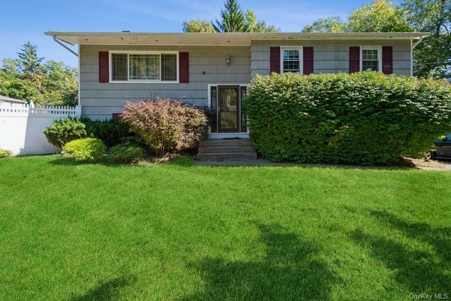 Property Photo:  29 Great Oaks Drive  NY 10956 