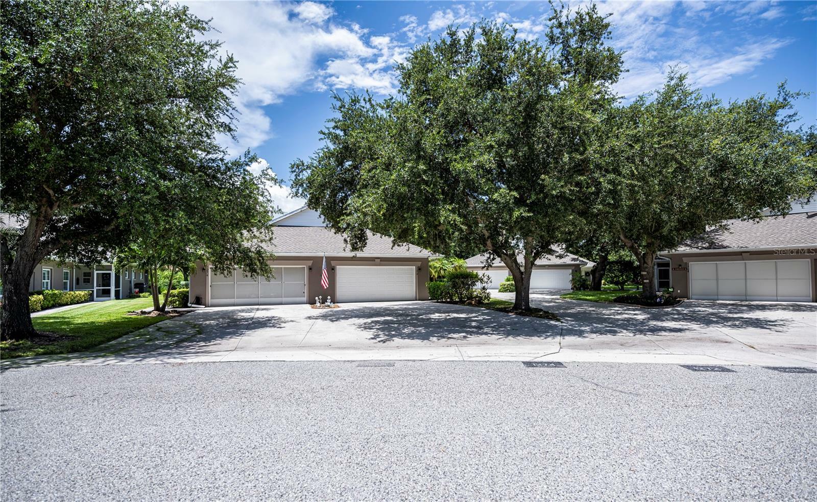 Property Photo: 1274 White Oak Trail FL 33948