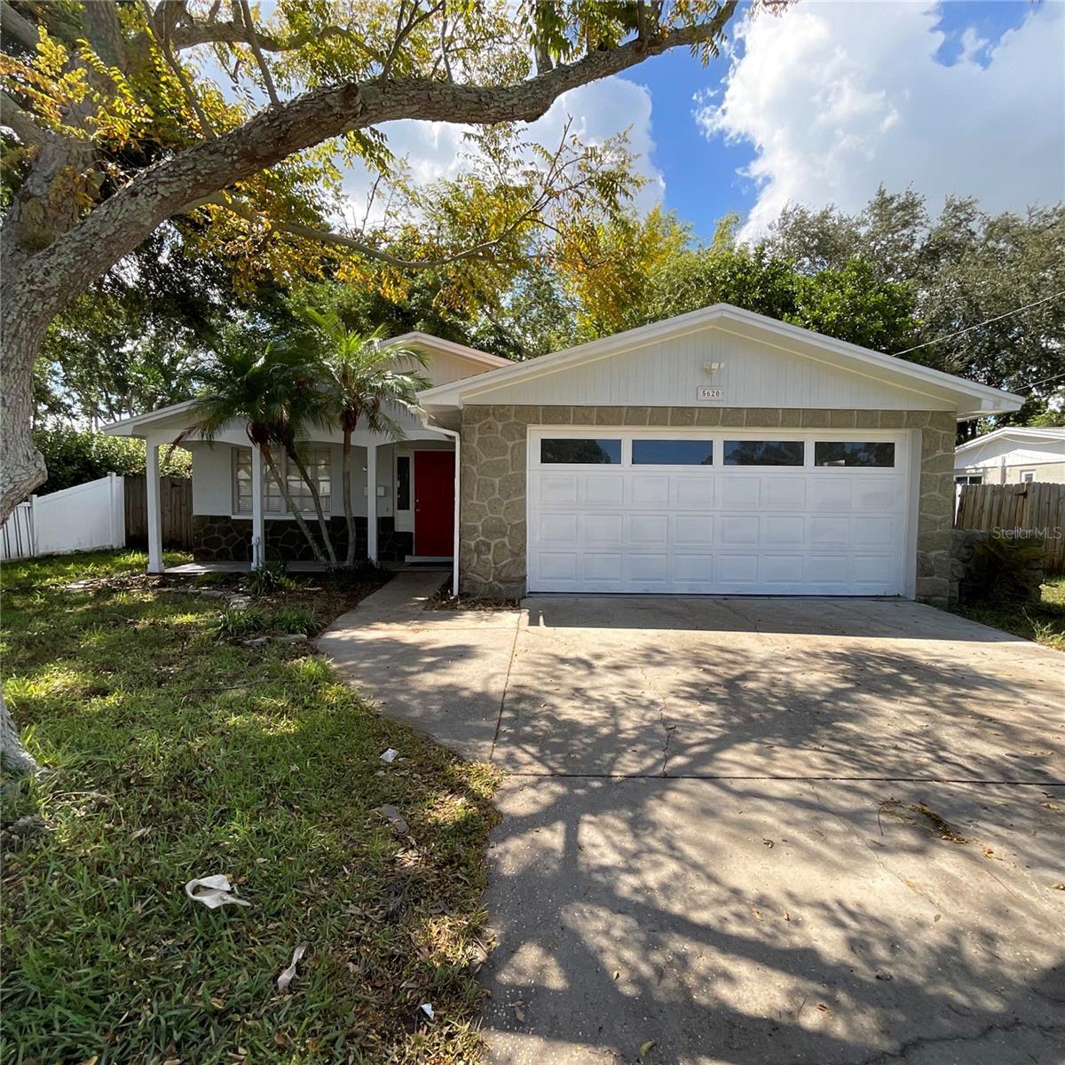 Property Photo: 5620 Denver Street NE FL 33703