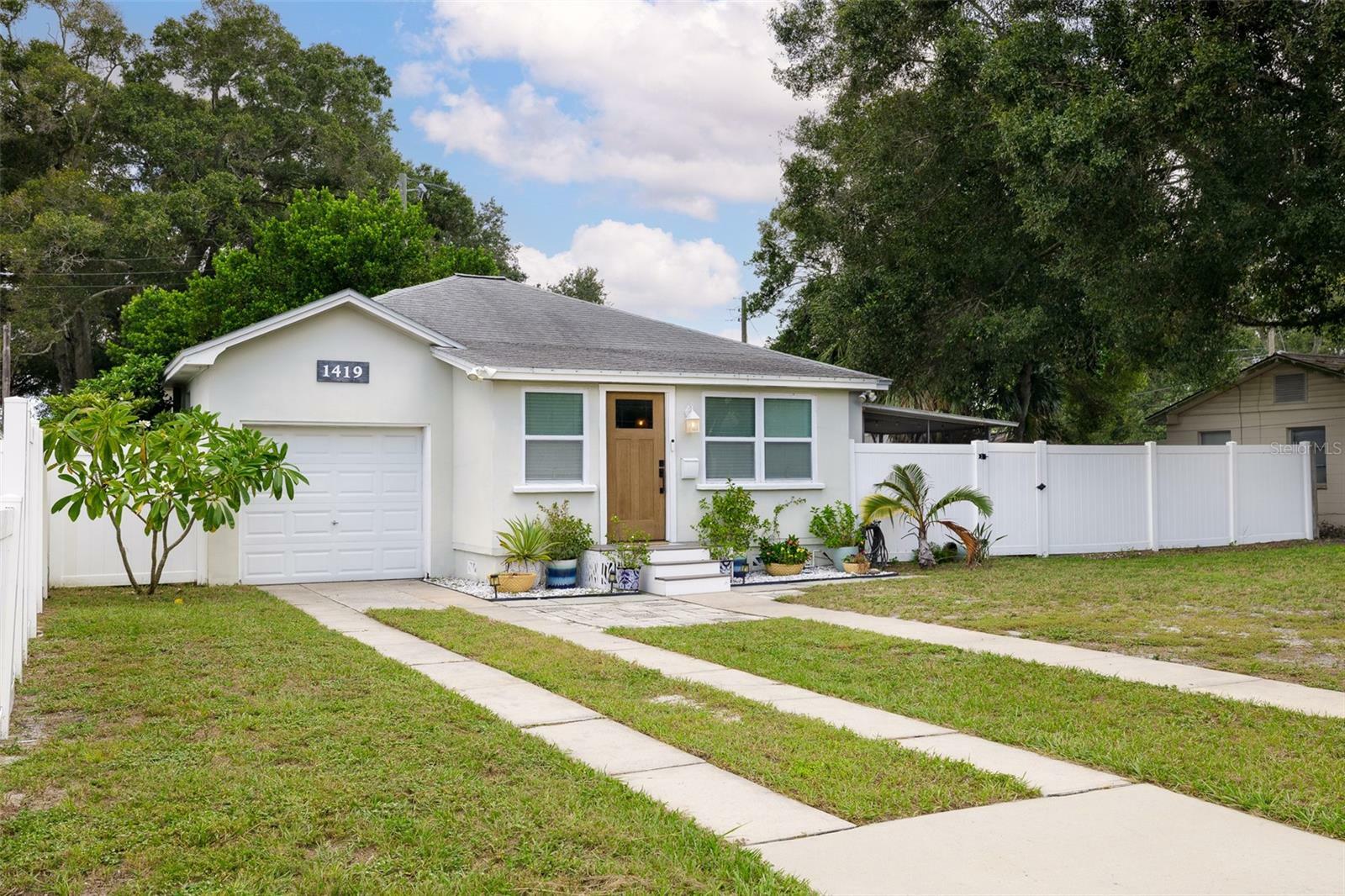 Property Photo:  1419 30th Avenue N  FL 33704 