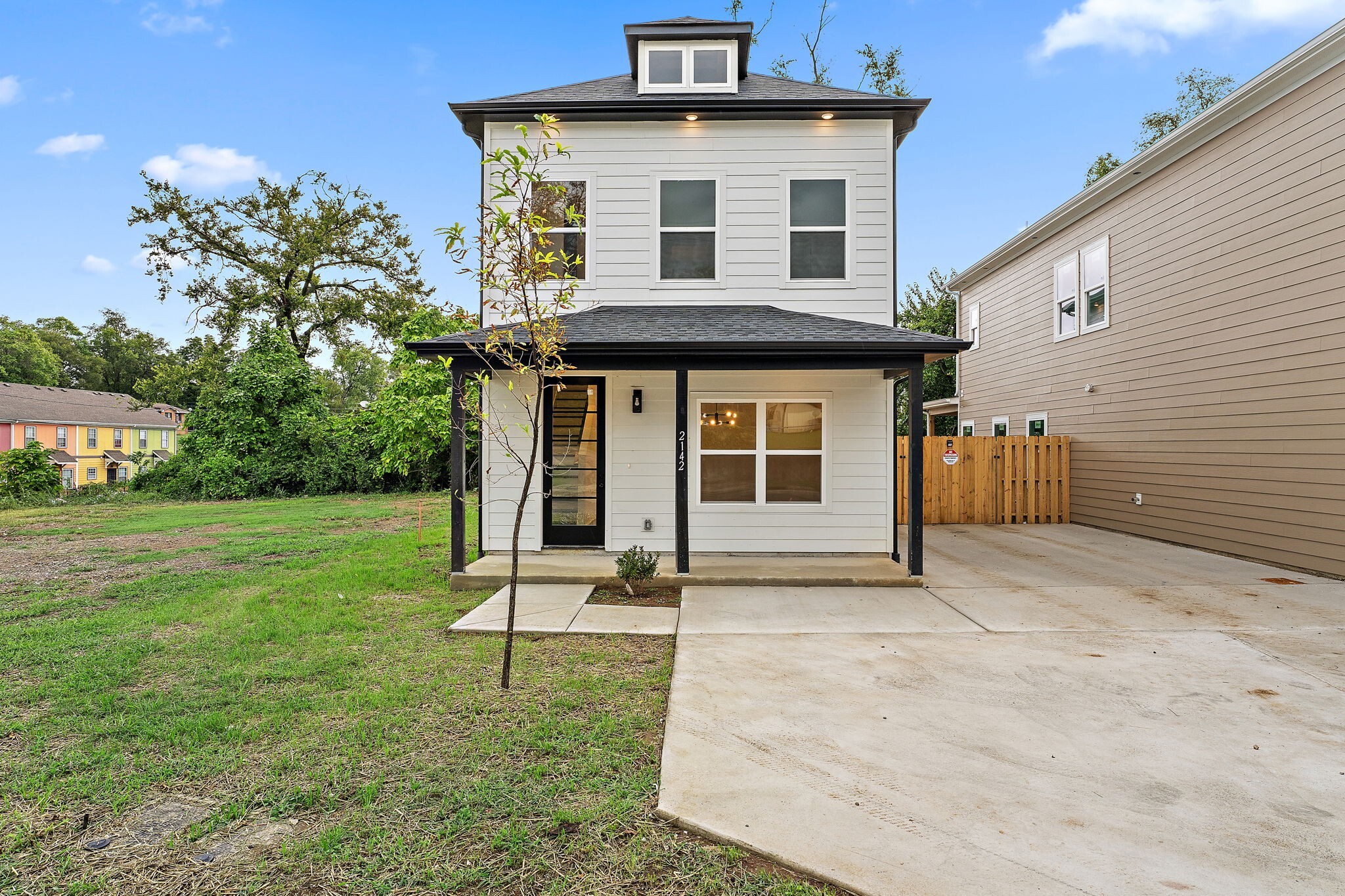 Property Photo: 2142 18th Ave N TN 37208