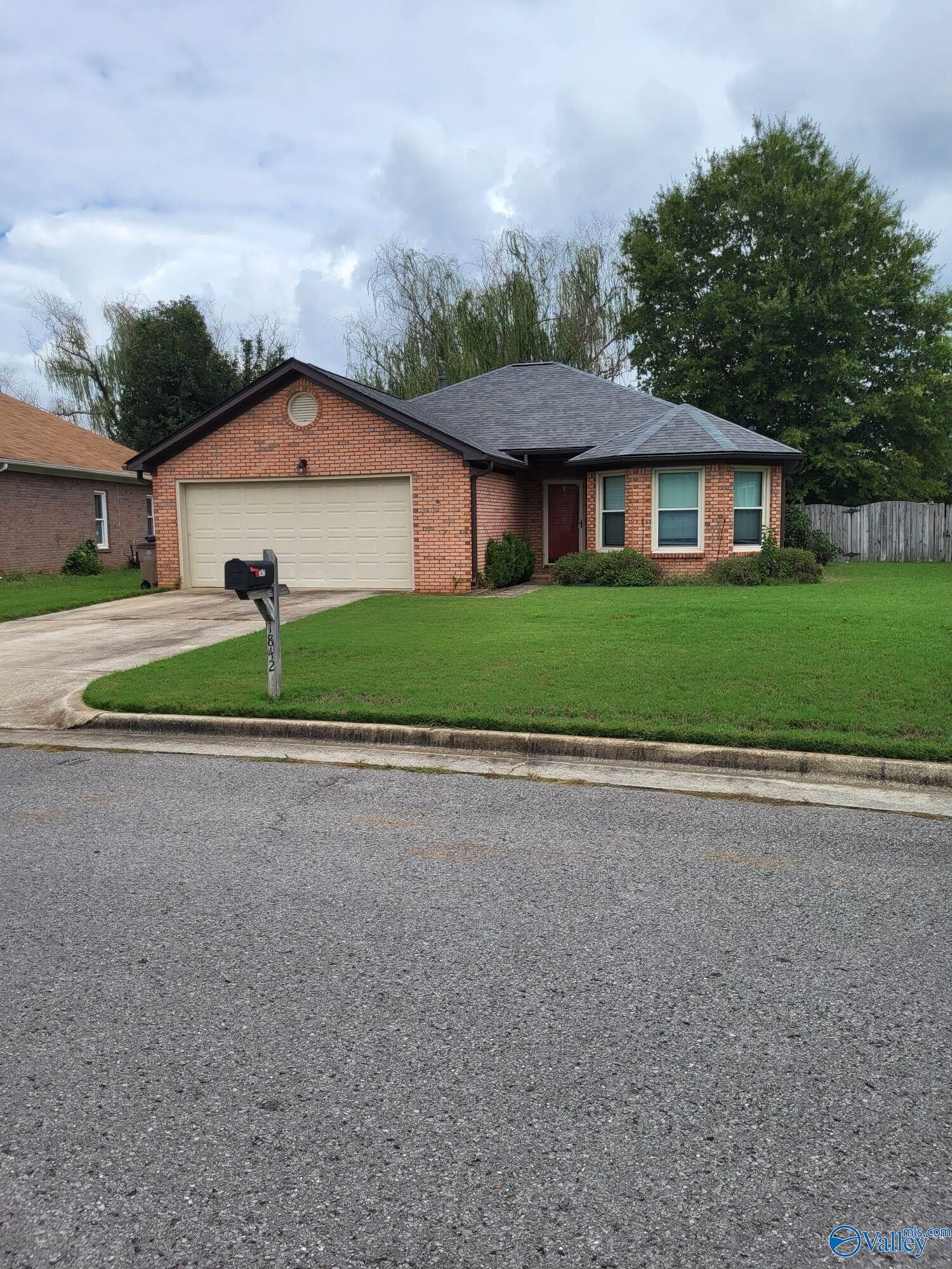 Property Photo: 1842 Scobee Avenue SW AL 35603