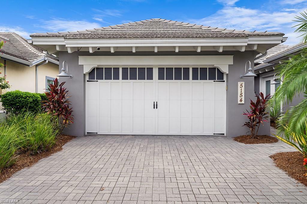 Property Photo: 5154 Andros Dr FL 34113