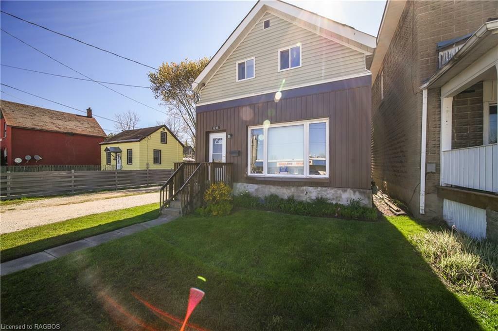 Photo de la propriété:  1235 2nd Avenue E  ON N4K 2J2 