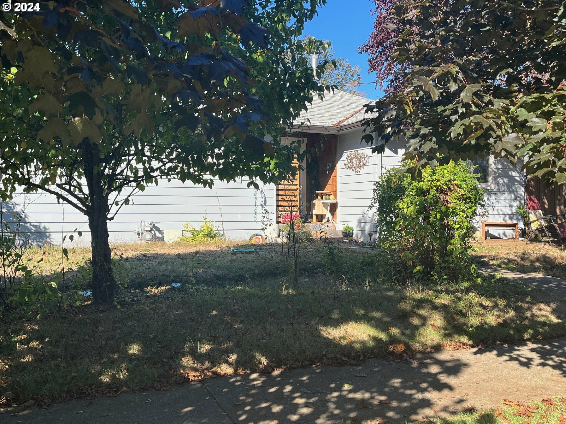 Property Photo:  8305 SE 68th Ave  OR 97206 