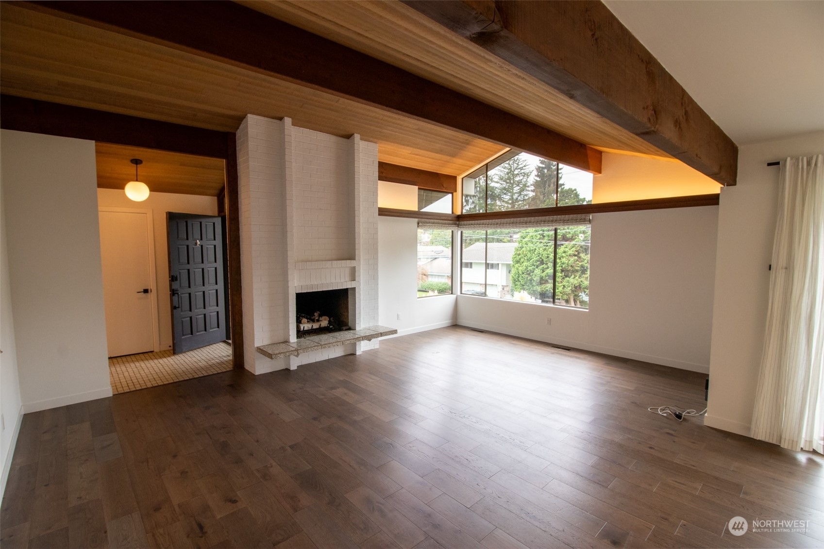 Property Photo: 6820 39th Avenue NE WA 98115