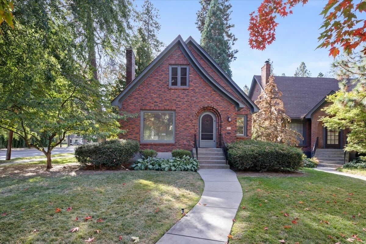 Property Photo:  903 W 18th Ave  WA 99203 