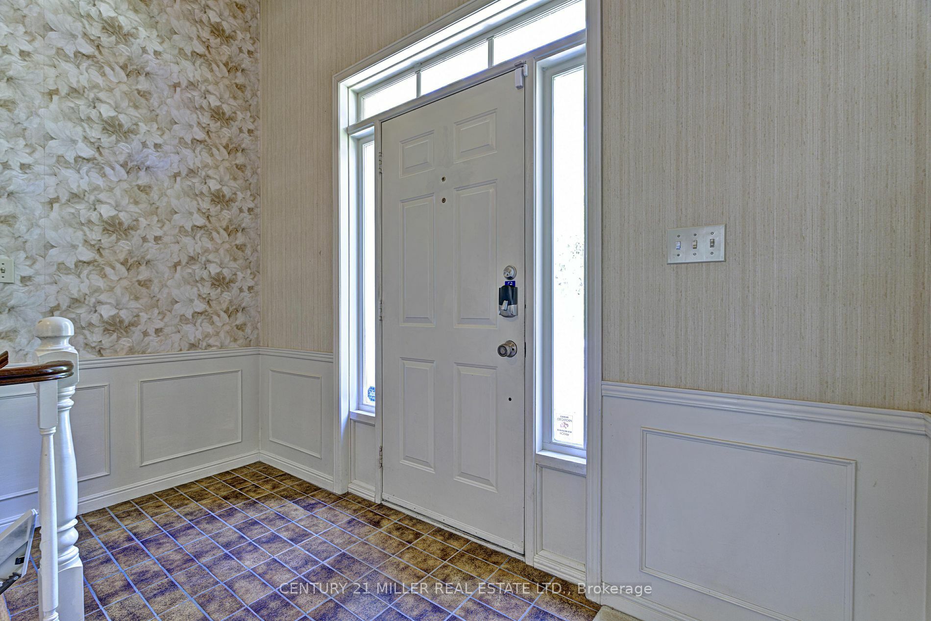 Property Photo:  400 Randall St  ON L6J 6G1 