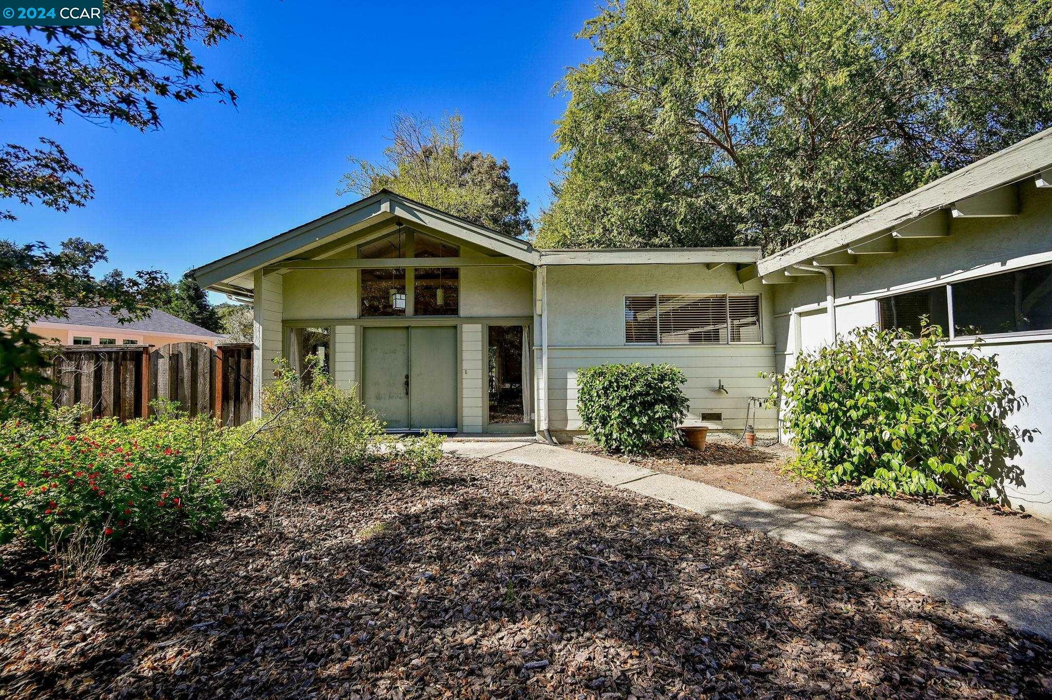 Property Photo:  51 Alder Ave  CA 94595 