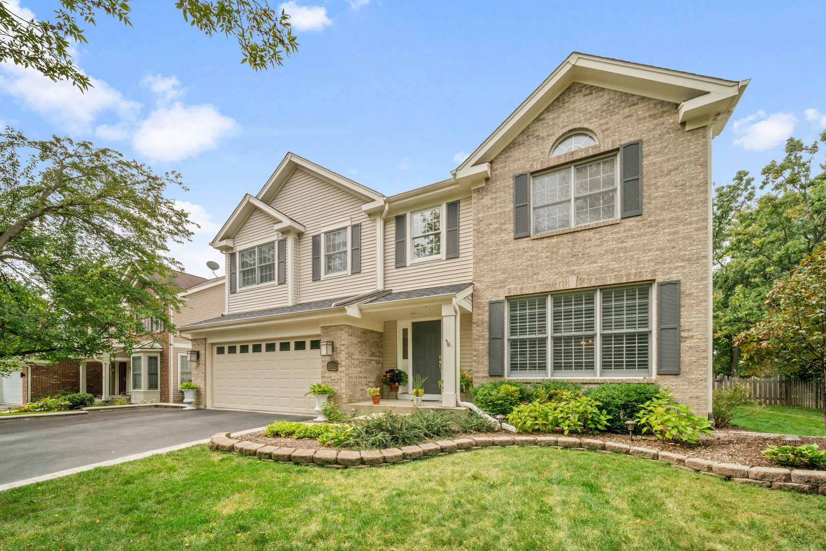 Property Photo:  1064 Williamsburg Circle  IL 60030 