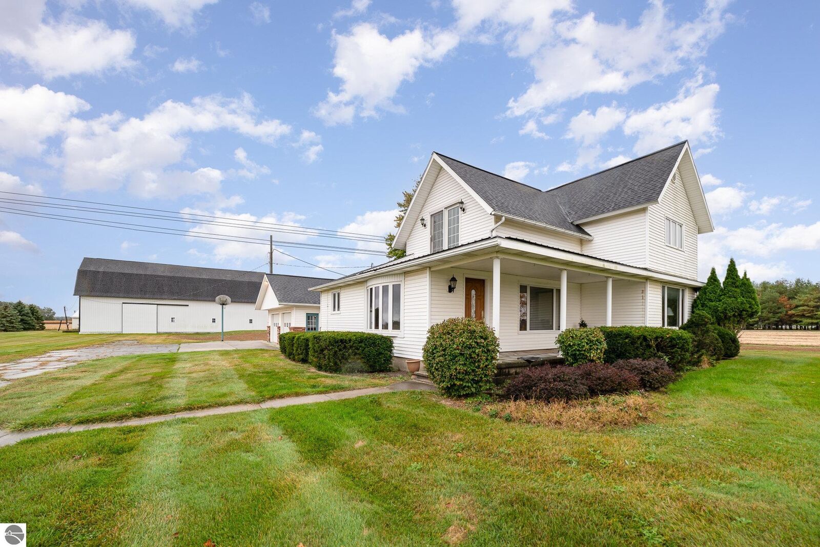 Property Photo: 5612 E Garfield MI 48806