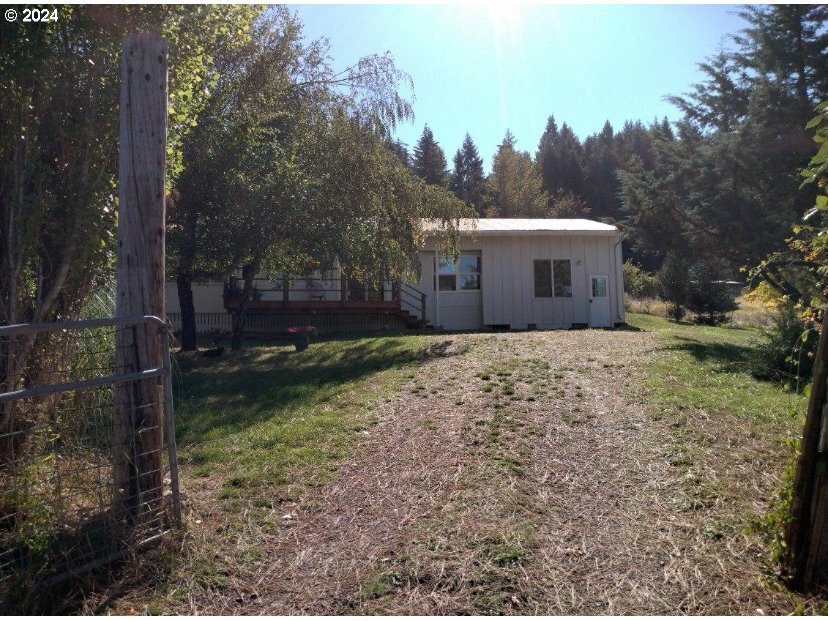 Property Photo:  87040 Cedar Flat Rd  OR 97478 