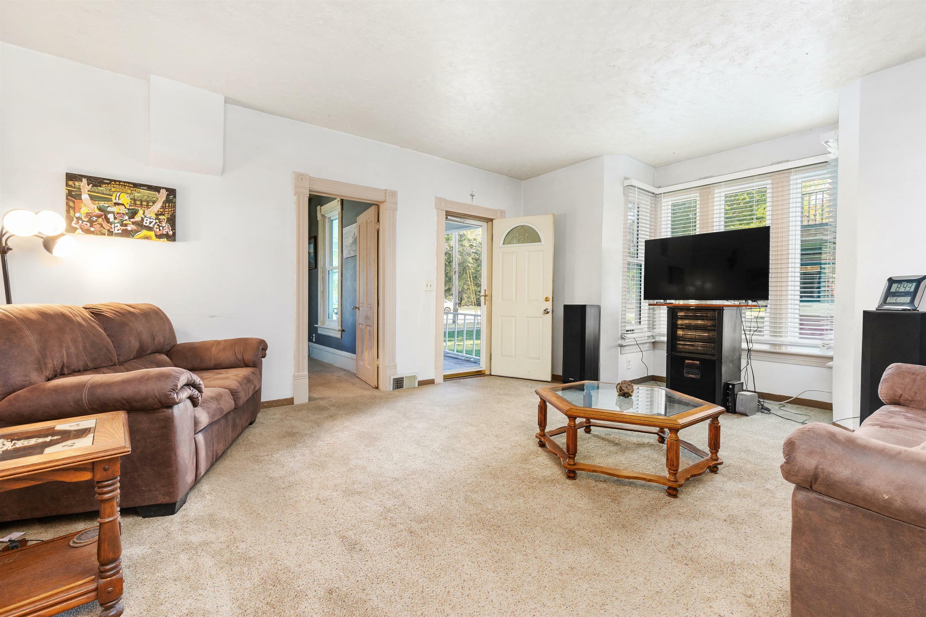 Property Photo:  313 E 9th Street  WI 54130-2819 