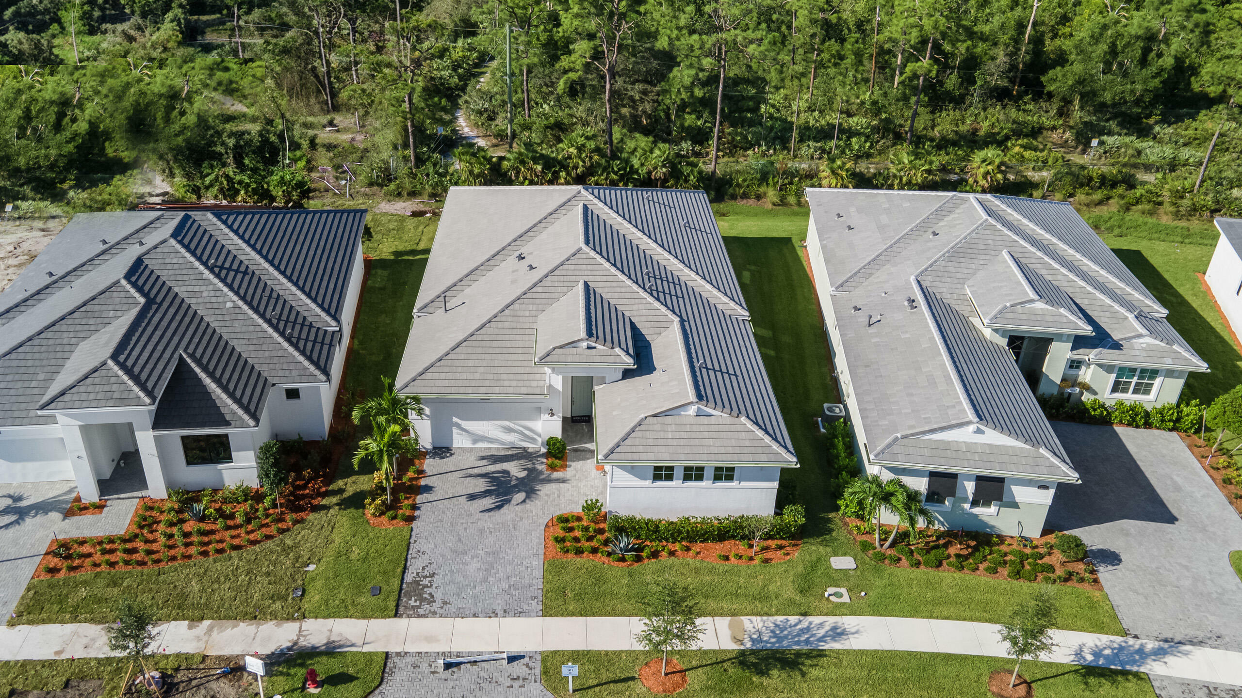 Property Photo:  2301 SE Canopy Cove Lane  FL 34984 