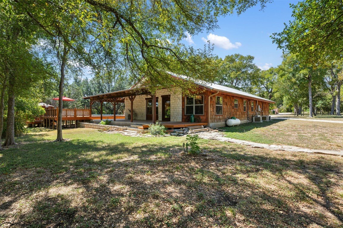 Property Photo:  507 County Road 200D  TX 78611 