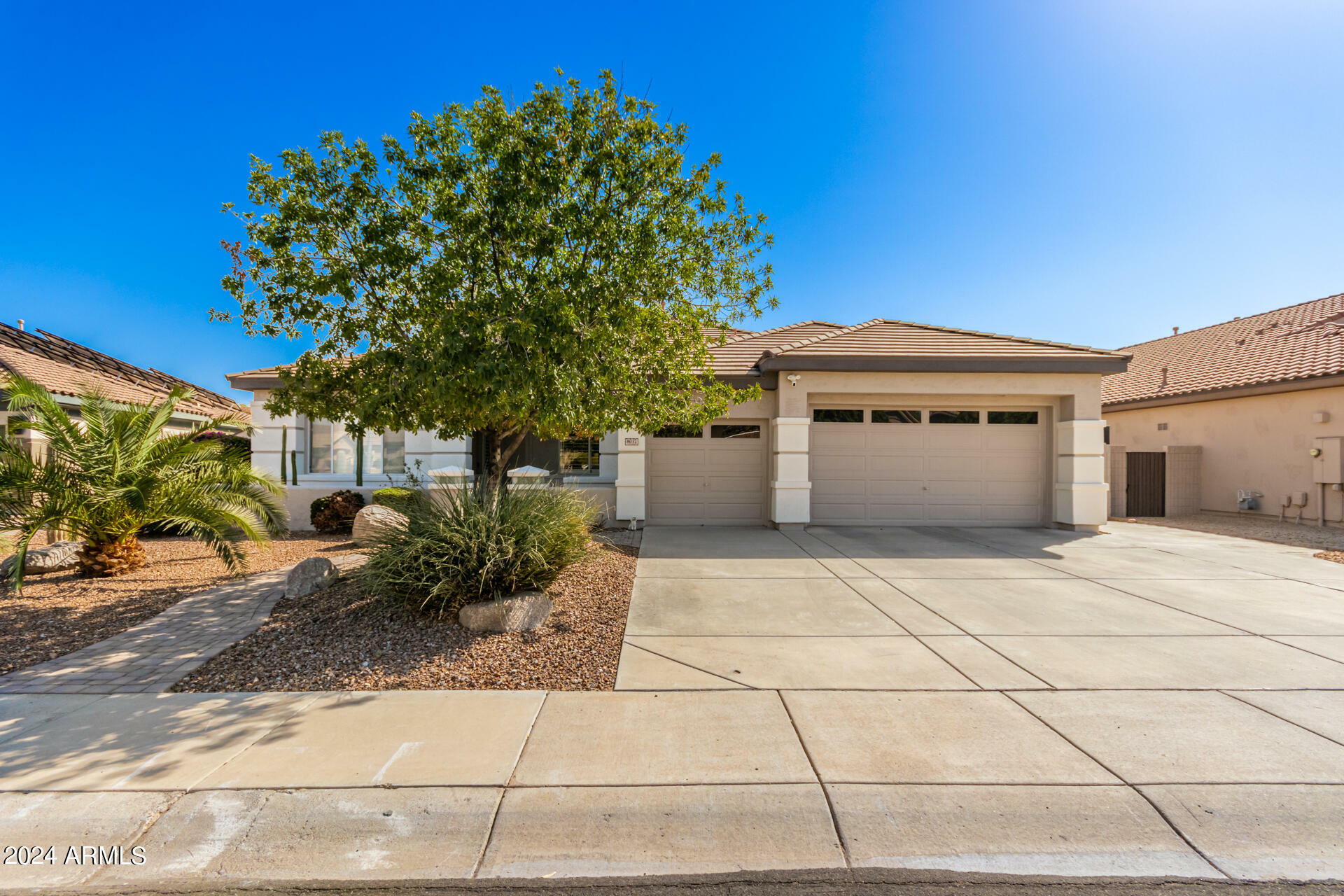 Property Photo:  8037 W Louise Drive  AZ 85383 