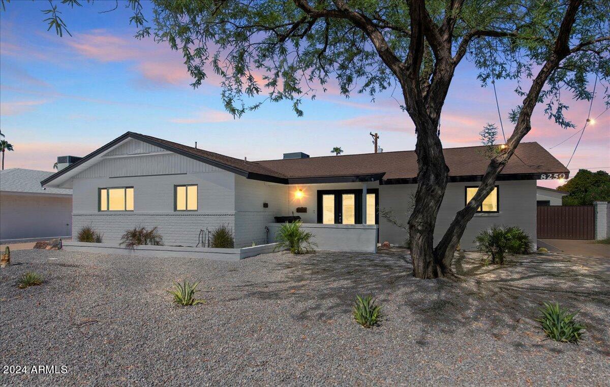 Property Photo:  8250 E Rancho Vista Drive  AZ 85251 