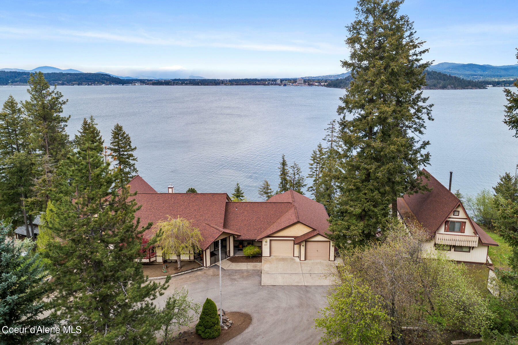 Property Photo: 1219 W Steamboat &Amp 1183 W. Steamboat Dr ID 83814
