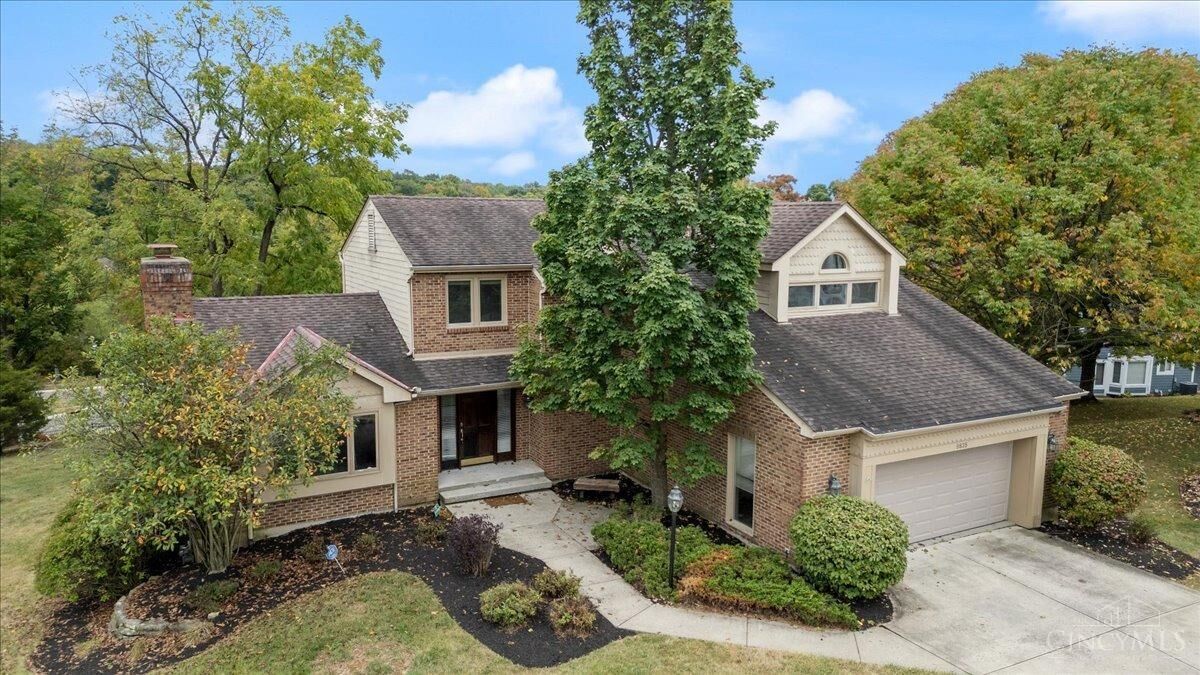 Property Photo:  9835 Old Chimney Court  OH 45241 
