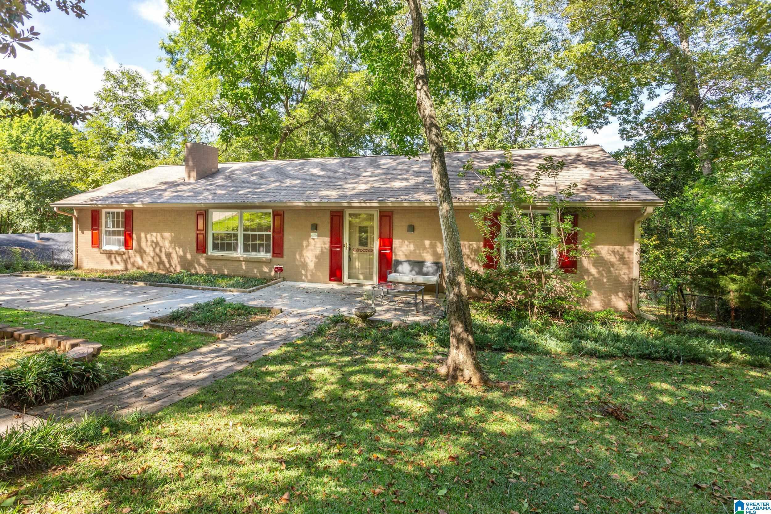 Property Photo:  104 Canyon Drive  AL 36207 