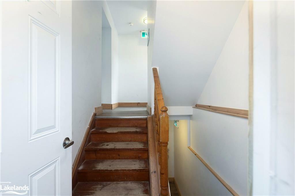 Property Photo:  210 Arlberg Crescent  ON L9Y 0M1 