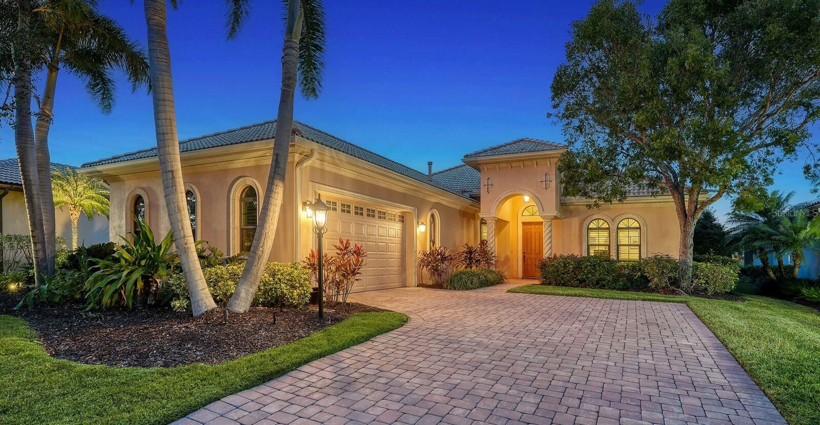 Property Photo: 14717 Leopard Creek Place FL 34202