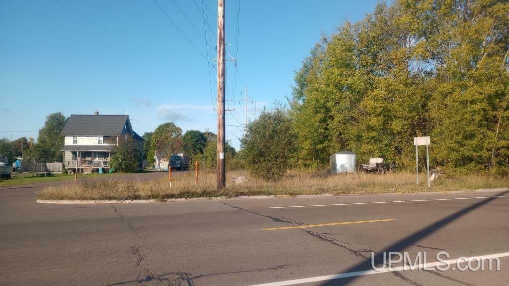 Property Photo: 727 Lake Linden Ave Street MI 49913-0000