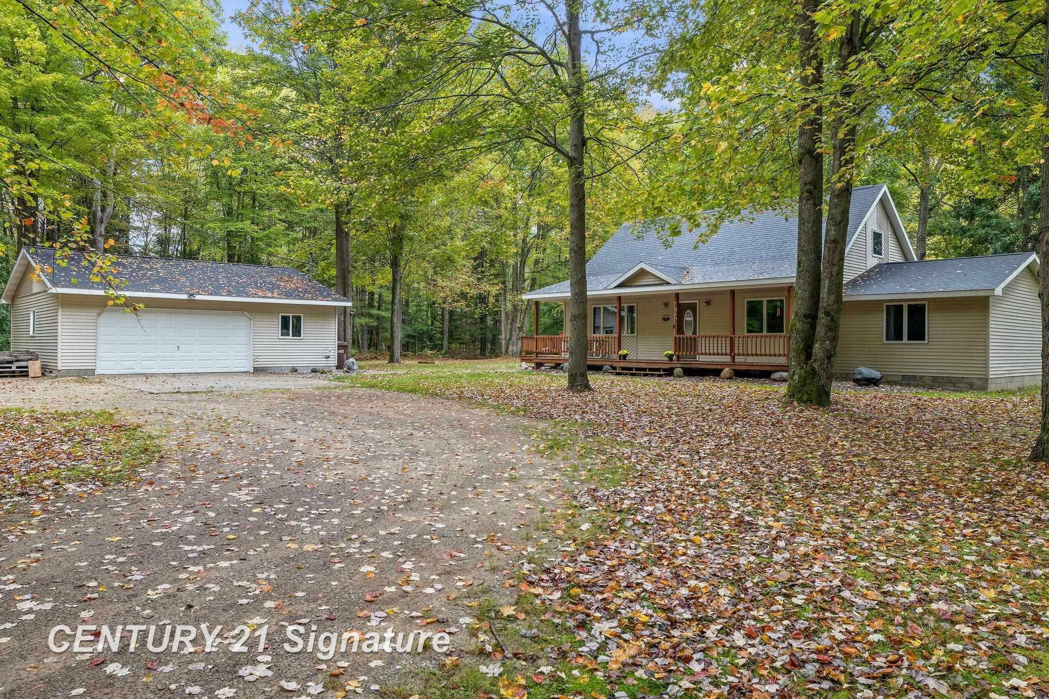 Property Photo:  2847 S Grout Road  MI 48612 