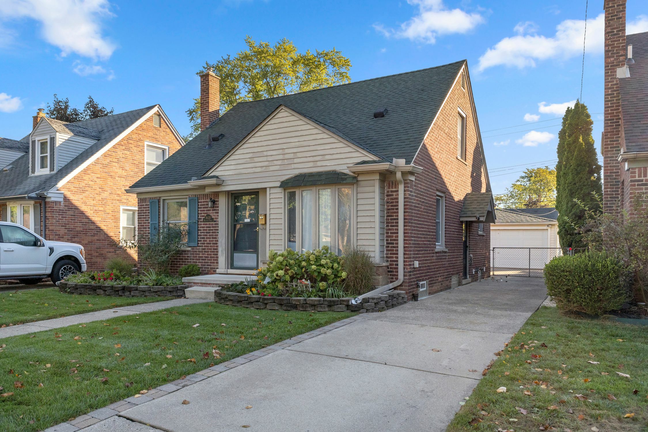 Property Photo:  1620 Highview Street  MI 48128 1060 